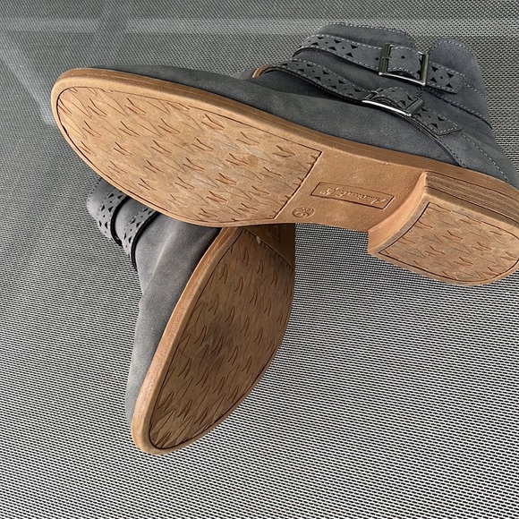 American Eagle Ankle Boots Womens 91/2 Gray Faux Suede Buckles Side Zip Strappy - Picture 5 of 11